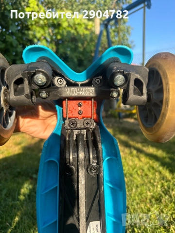 Тротинетка Micro Mini 2 Go Deluxe Plus Blue , снимка 5 - Детски велосипеди, триколки и коли - 51631992