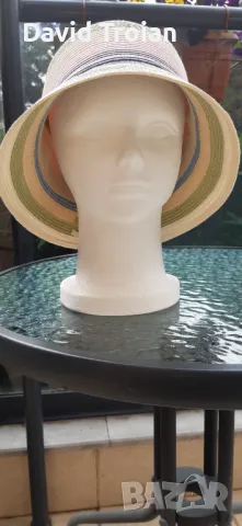 Дамска шапка