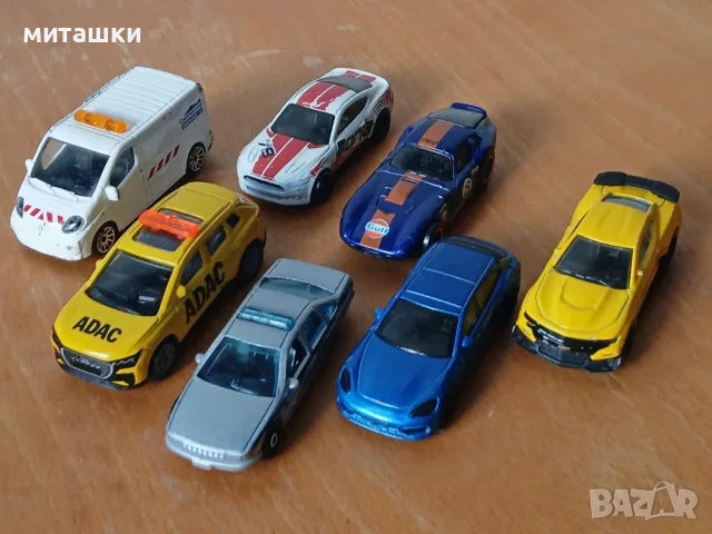 7 броя метални колички