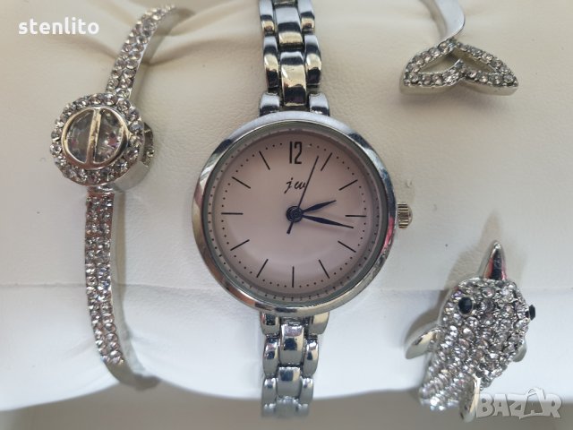 Подаръчен комплект часовник с 2 гривни, снимка 1 - Дамски - 29254723