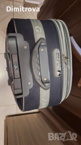 Продавам сиво-син куфар, снимка 4 - Куфари - 54005397