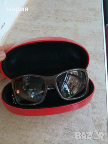Оригинални слънчеви очила Moschino, снимка 4 - Слънчеви и диоптрични очила - 31782095