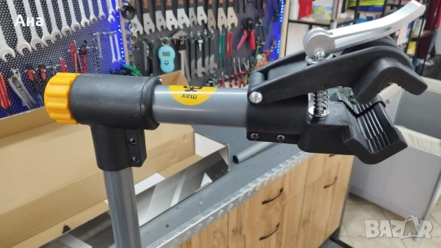 Регулируема стойка за ремонт на велосипеди Vorel 77715, снимка 4 - Аксесоари за велосипеди - 52665162