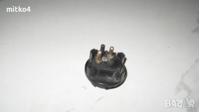 фасунка за мигач за мерцедес 124 106999, снимка 2 - Части - 48280592