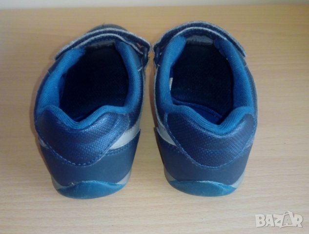 Детски маратонки с миньони, снимка 2 - Детски маратонки - 35149064