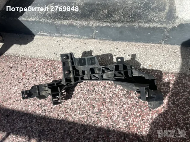 Оригинален десен  държач за фар на Hyundai i30  2011 – 2017 г  ОЕ  64166-A6000, снимка 2 - Части - 56211555
