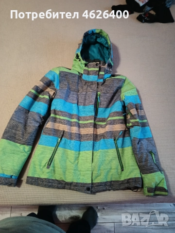 Продавам марково дамско яке