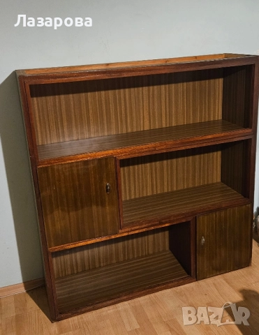 Дървена секция