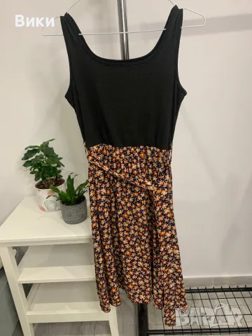 Красива рокля в размер S/M, снимка 3 - Рокли - 47562845