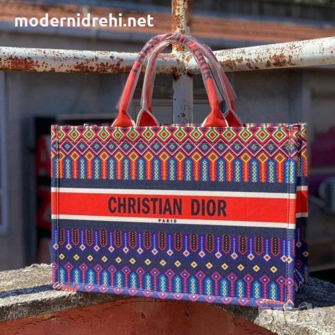 Дамска чанта Dior, снимка 1 - Чанти - 29642326