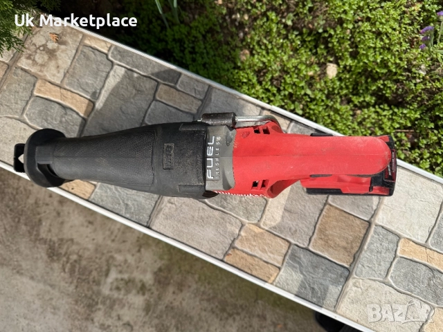 Milwaukee M18CSX саблен трион , снимка 2 - Други инструменти - 52274408