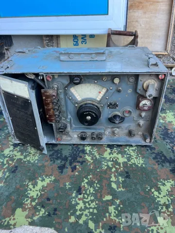 Продавам военен приемник Р311