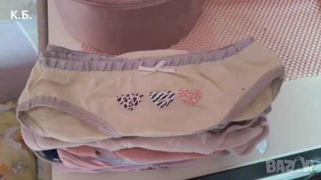 Подарявам гащички за момиченце 3/4год, снимка 2 - Детско бельо и бански  - 47640132