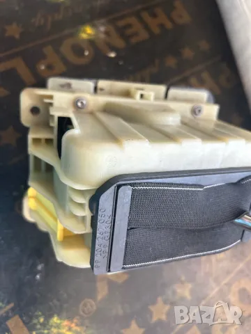 селектор автомат мерцедес ц класа w204 c class автоматична скоростна кутия превключвател A2042677524, снимка 2 - Части - 50002474