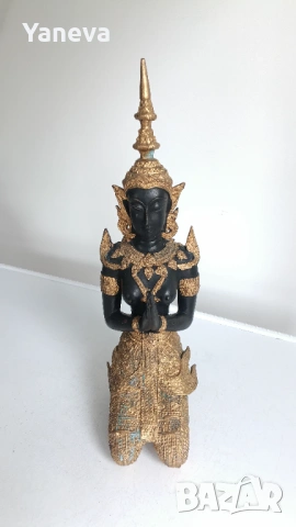 Бронзова, тайландска скулптура с позлата на Тепханом, митологичен ангел-пазител на храмовете и Буда 