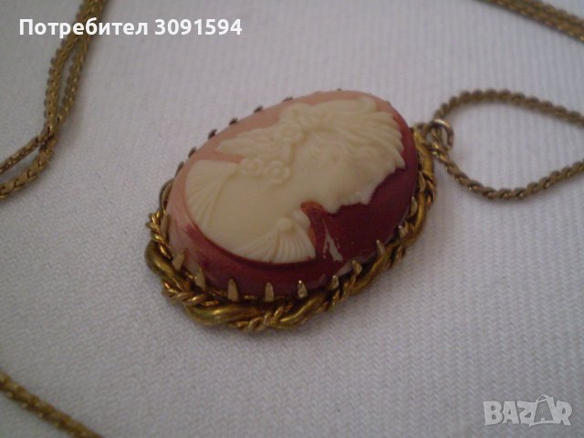 красив медальон Камея бронз 50те години , снимка 7 - Антикварни и старинни предмети - 36834248