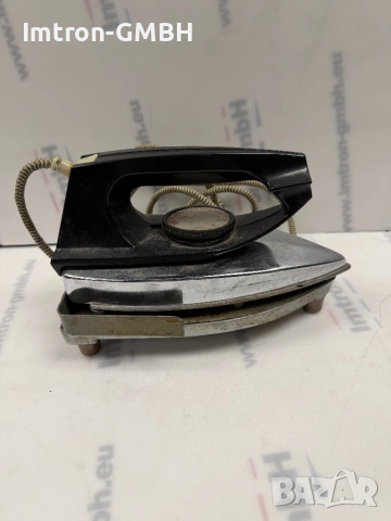 Ютия с метална основа, снимка 2 - Антикварни и старинни предмети - 54036726