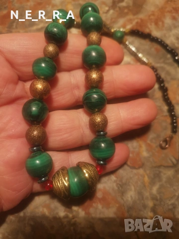 Уникален гердан от естествен малахит, снимка 2 - Колиета, медальони, синджири - 53343547