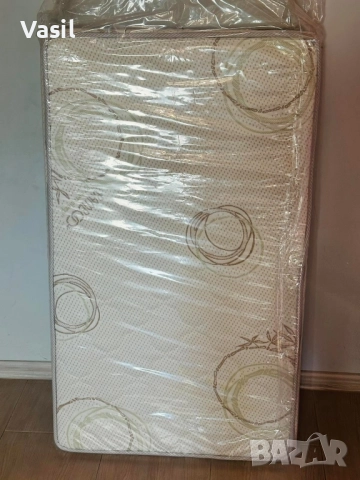 Детски матрак 65 на 110 на 10, снимка 3 - Бебешки легла и матраци - 51696901