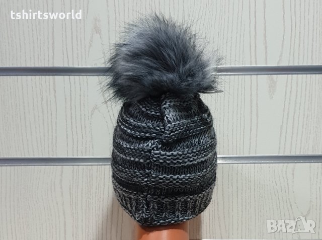 Нова дамска плетена шапка сив меланж с помпон/пух, снимка 4 - Шапки - 30963330