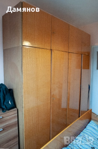 Спалня с ракла, четирикрилен гардероб и подарък - тоалетка, снимка 5 - Спални и легла - 52788098