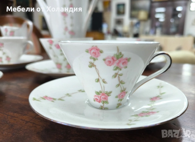 Бавярски порцеланов сервиз за кафе/чай, снимка 3 - Сервизи - 53122291