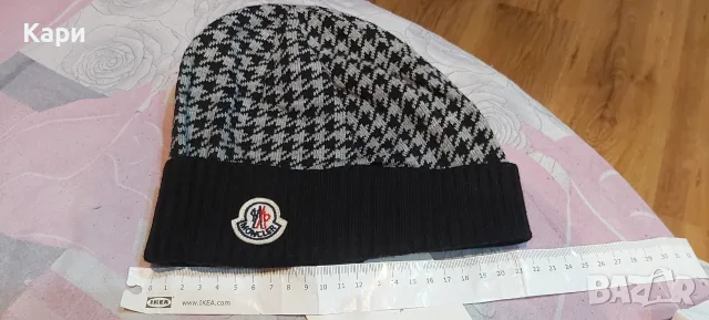 Зимна шапка Moncler