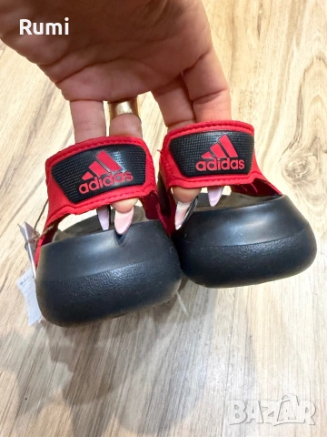 Детски чисто нови юношески оригинални сандали adidas Altaswim 2.0 ! 32,33 н, снимка 2 - Детски сандали и чехли - 52179879