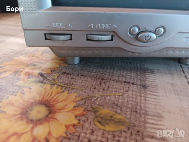 Телевизор портативен RISING, снимка 5 - Телевизори - 42774451