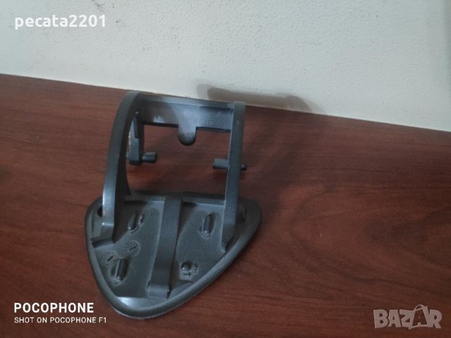 Продавам - оригинална дясна капачка пръскалка фар за Мерцедес Е клас, снимка 3 - Аксесоари и консумативи - 33985992