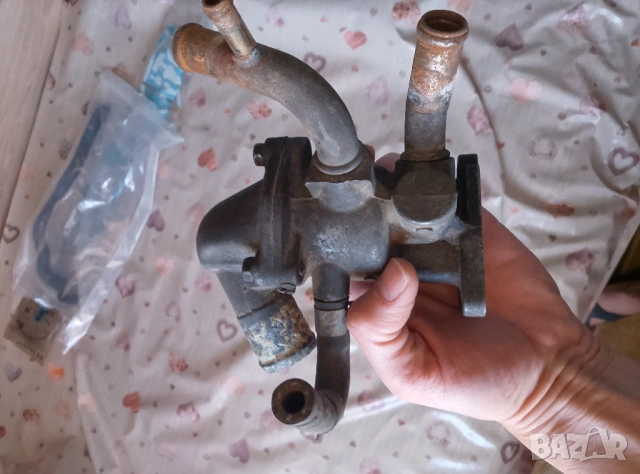 Фланец за термостат /термостатно тяло Нисан Алмера /Примера