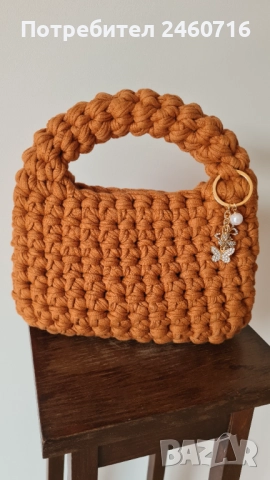 Ръчно плетена мини чанта, снимка 2 - Чанти - 52850397