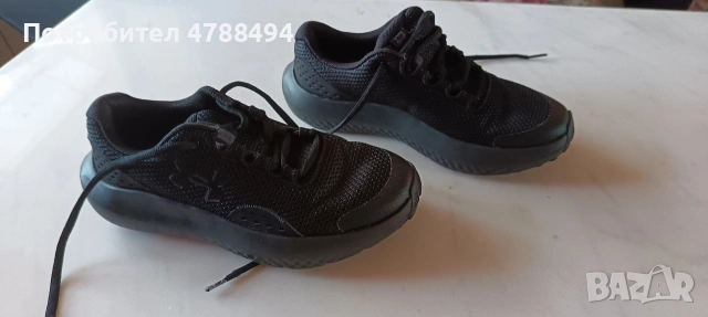 Дамски обувки Under Armour Surge, снимка 3 - Маратонки - 54246651