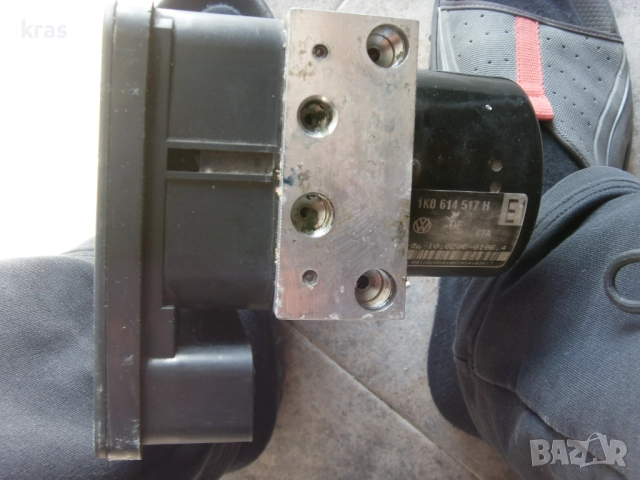 Пепелник, огледало и др. части за Голф 5, снимка 13 - Части - 50296973