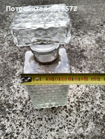 Стара стъклена гарафа, снимка 4 - Антикварни и старинни предмети - 54292811