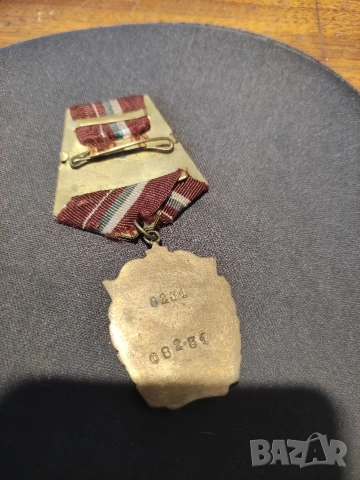 Орден Червено Знаме – НРБ ​, снимка 2 - Антикварни и старинни предмети - 52919825