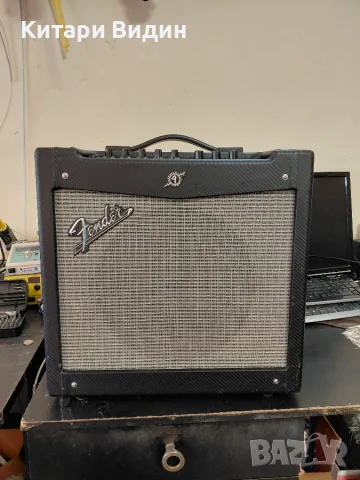 Продавам кубе за китара Fender Mustang II