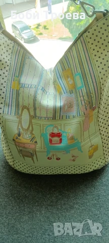 Дамска чанта висококачествена еко кожа в прекрасна цветова комбинация при лицевата част, снимка 1