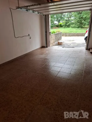 Продавам тухлен гараж, снимка 2 - Гаражи и паркоместа - 56143574