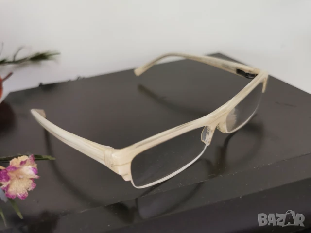 Марка MOSCHINO бели рамки за очила, снимка 7 - Слънчеви и диоптрични очила - 42202923