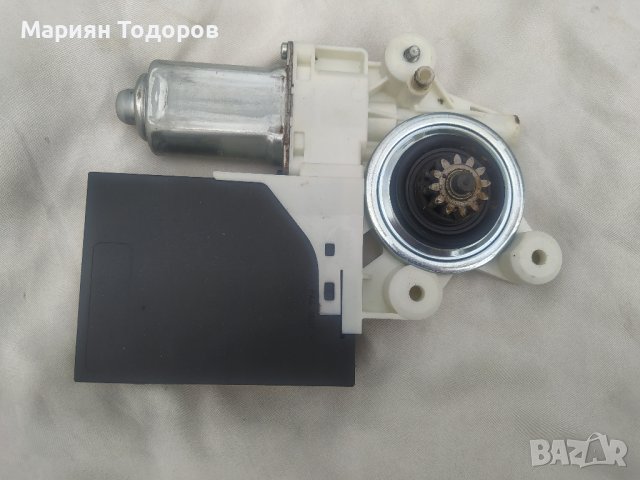 30739011 Моторче стъклоповдигач ПД Volvo V50 S40 C30, снимка 2 - Части - 42213049