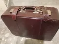 Продавам куфар от естествена кожа , изключително запазен. Размери 55,5 /42,5/ 17см., снимка 2