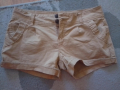 Къси панталони в кремав цвят, снимка 1 - Панталони - 44518308