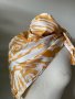 Бял шал с шарки в цвят горчица, снимка 1 - Шалове - 40223333