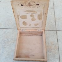 Стара дървена кутия, снимка 4 - Антикварни и старинни предмети - 31539177