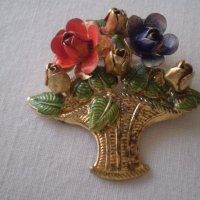красива Винтич брошка кошница с цветя, снимка 2 - Антикварни и старинни предмети - 37363461
