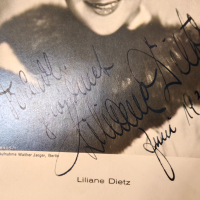 Лилиан Диц / Liliane Dietz, автограф, снимка 2 - Колекции - 44810204