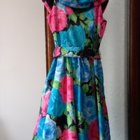 Луксозна официална рокля за повод на цветя от немачкаема коприна с пришита подплата. Размер: М, L. , снимка 5 - Рокли - 40523132