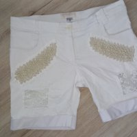 Бели къси панталони с перли Lucy Fashion , снимка 1 - Къси панталони и бермуди - 37651666