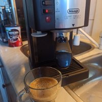 Кафе машина Делонги Тревизо с ръкохватка с крема диск, работи отлично и прави хубаво кафе с каймак , снимка 3 - Кафемашини - 38460250